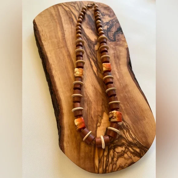 Wood Necklace handmade with natural wood - Picture 3 of 9